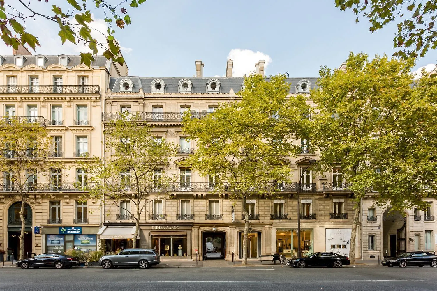 Apartment Merveil -Luxury Suite -Champs Elysees-Haussmann II Paris France