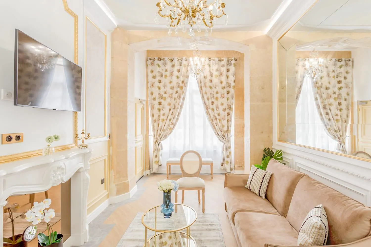 Apartment Merveil -Luxury Suite -Champs Elysees-Haussmann II Paris France
